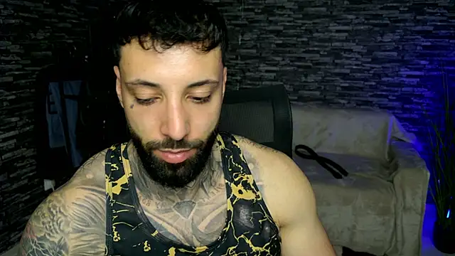MasculineGuy99 webcam show