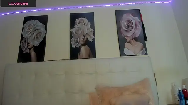 SamathaMay Show Webcam