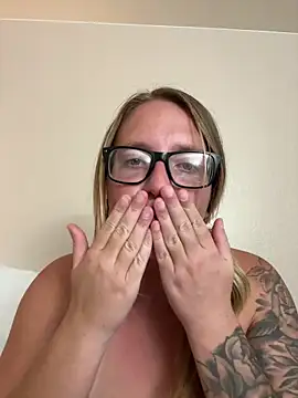 _ElizabethLove_ webkamerás műsora
