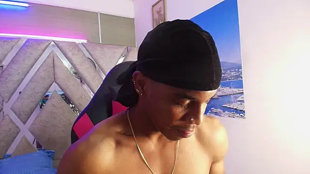 XXX chat uživo modela axel_silva4