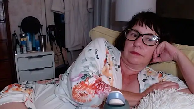 BigbustedBrenda Live XXX-chat