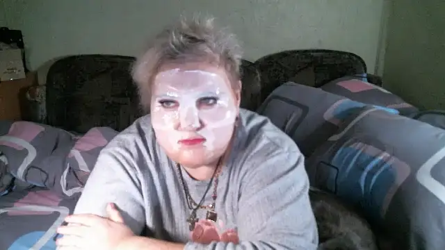 Show modela Lana555 na web-kameri