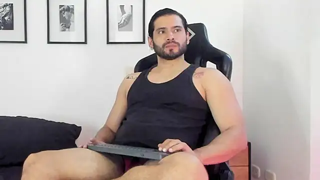 Dereck_vega Adlı Modelin Canlı XXX Sohbeti