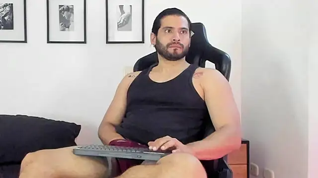 Dereck_vega Adlı Modelin Canlı XXX Sohbeti