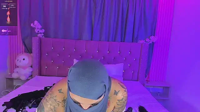 Nayla-Mouna's Webcam Show