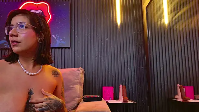 Chat XXX ao vivo de HannaMiller01_