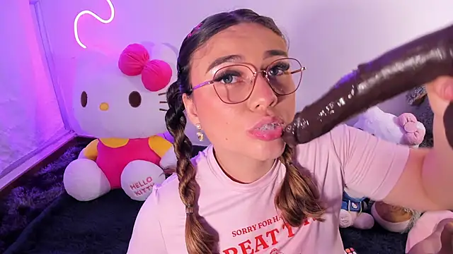CassieBigass_ élő XXX-chatje