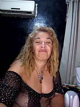 momismilf544のウェブカメラショー