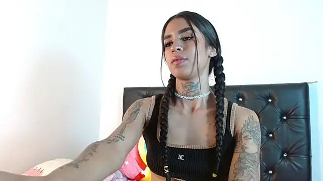 Ameliejoness_ Adlı Modelin Canlı XXX Sohbeti