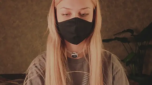 XXX chat uživo modela EternalOphelia