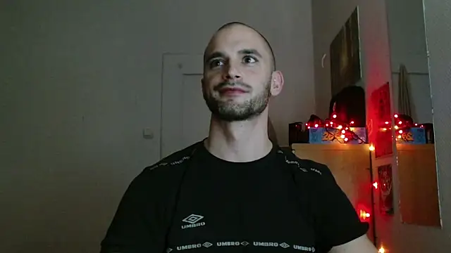 Show modela OskarBreno na web-kameri