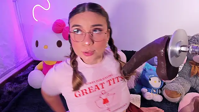 CassieBigass_ Adlı Modelin Canlı XXX Sohbeti