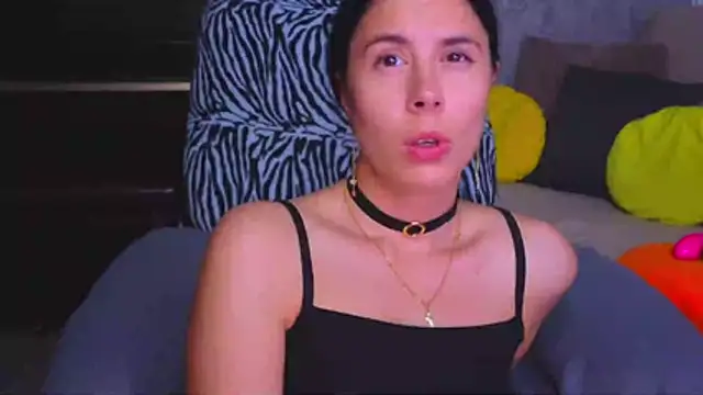 Kitty4_Reed's Live XXX Chat