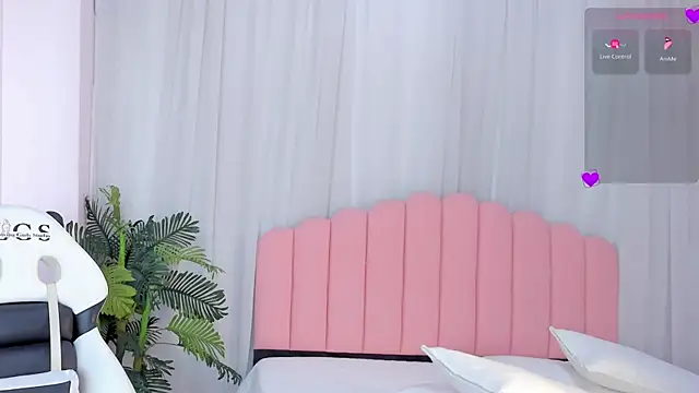 sweett_fire live XXX chat
