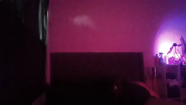 1n0nlythroat's Live XXX Chat