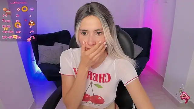 emilly_smith_1のライブXXXチャット