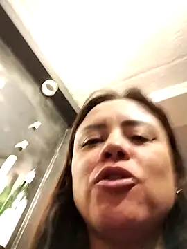 karlagiraldo198's Live XXX Chat