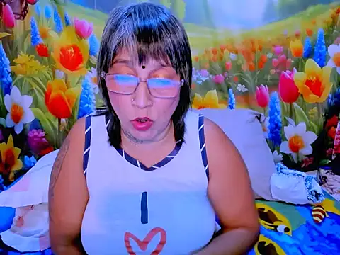 indianroxy's Live XXX Chat