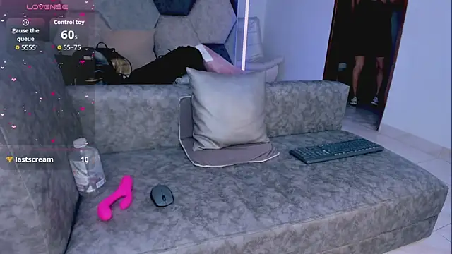 MikaelaStone's Live XXX Chat