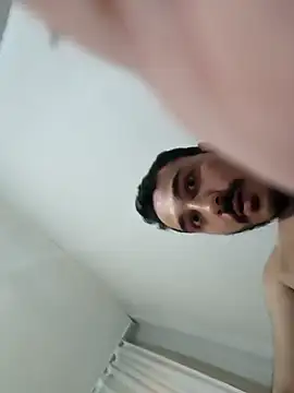 Alikrcm37's Live XXX Chat