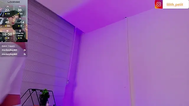Chat +18 de lilith_petit_ ao vivo