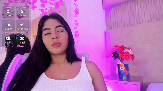 _kyraa_ Show in webcam