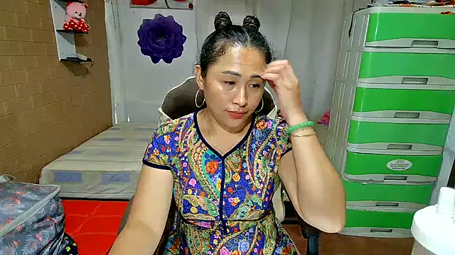 Filipina_Desire élő XXX-chatje