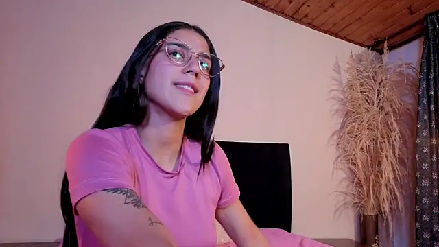 DanielaMonroe élő XXX-chatje