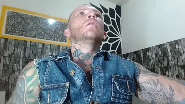 stripnolimits' Live XXX Chat