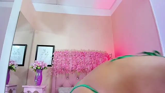 Cherry_Scarlet_'s Live XXX Chat