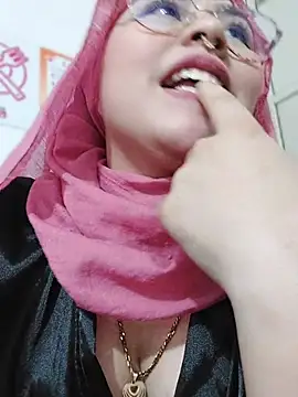 ElinaaxのライブXXXチャット