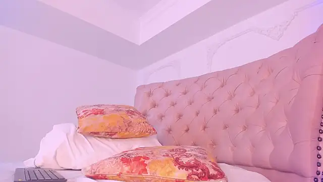 LucianaBlanco_'s Live XXX Chat