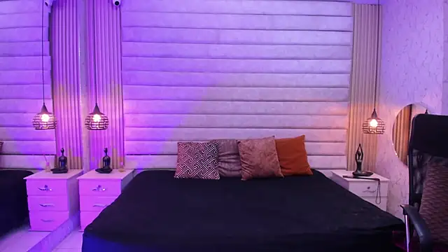 VictoriaaBlair 即時 XXX 聊天
