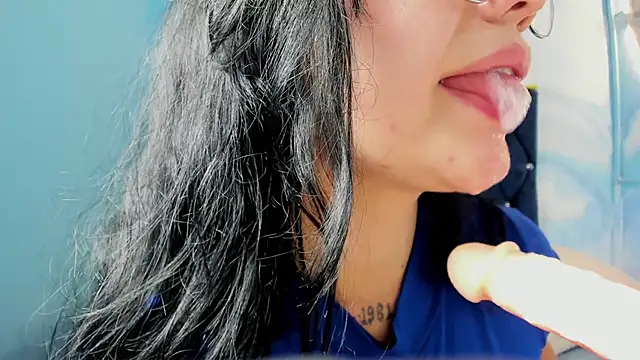 Chatroom XXX en direct de Ema_Isabella