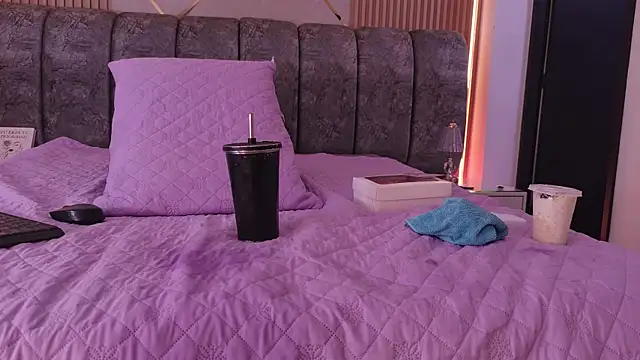 naia_blessed Adlı Modelin Canlı XXX Sohbeti