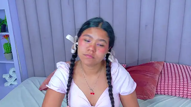 Chat XXX en directo de AhslyEvans__