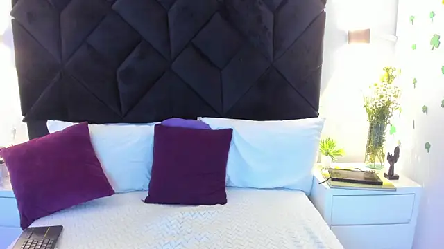 letiziia_sky1 élő XXX-chatje