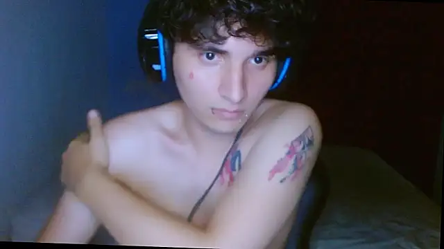 suggarboy69 Adlı Modelin Canlı XXX Sohbeti
