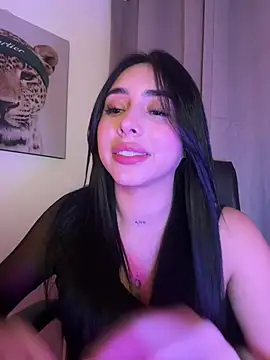 IsabellaNoir_ Show in webcam
