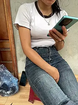 Felicity-1's Live XXX Chat