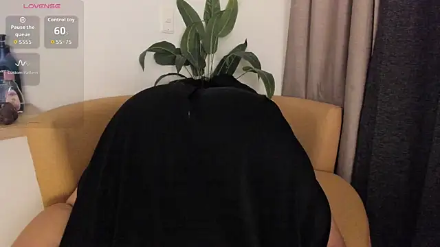 Amina_hafsaのウェブカメラショー