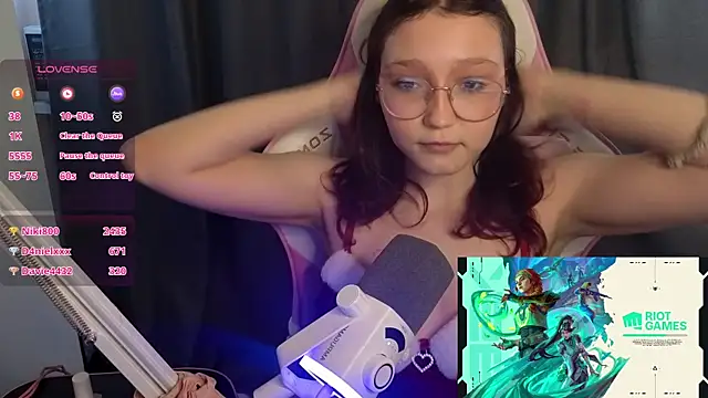 PinkiiAura's Live XXX Chat