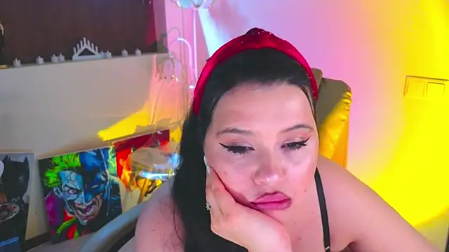 Malika_uAngel élő XXX-chatje