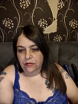 HousewifeMilf_Courtney Show Webcam