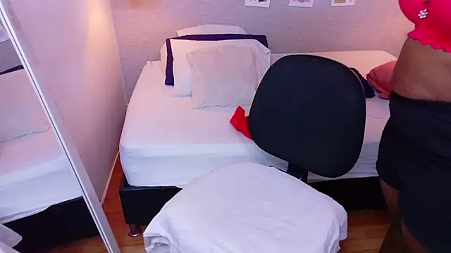 kiara_evanss' Live XXX Chat