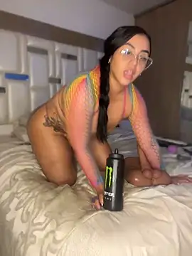emily-Horny Chat XXX live