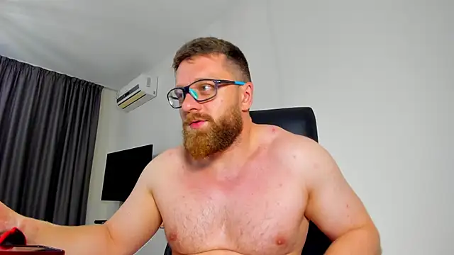 Findom_guy élő XXX-chatje