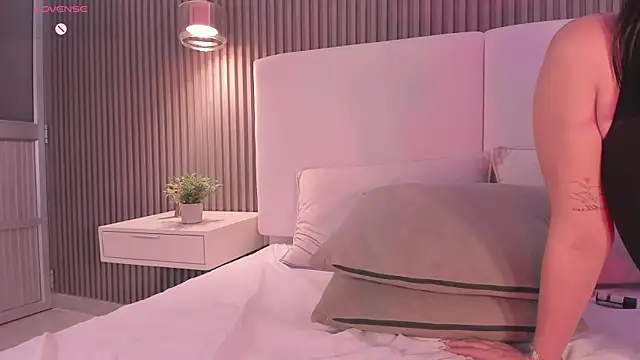 annie_clarkson Chat XXX in diretta