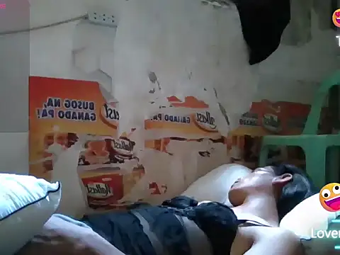 HugeAgatha Webcam show