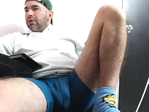 hairyandbigmann's Live XXX Chat
